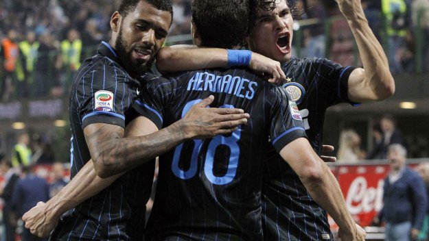 Интер с първа победа от месец