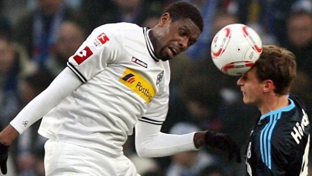 Борусия проби домакинската магия