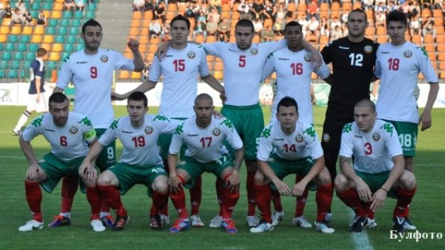 Подозират младежите, че продали мача с Холандия