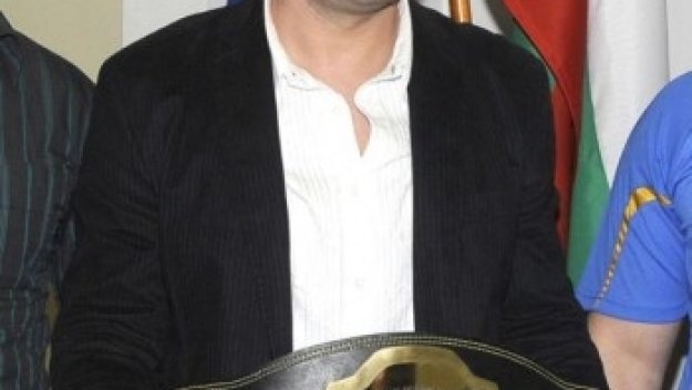 Само трима треньори се натискат за селекционери на националния по бокс