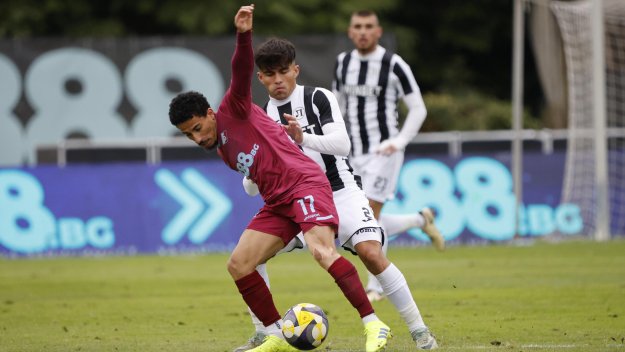 Турци душат около бек на Локо Пловдив