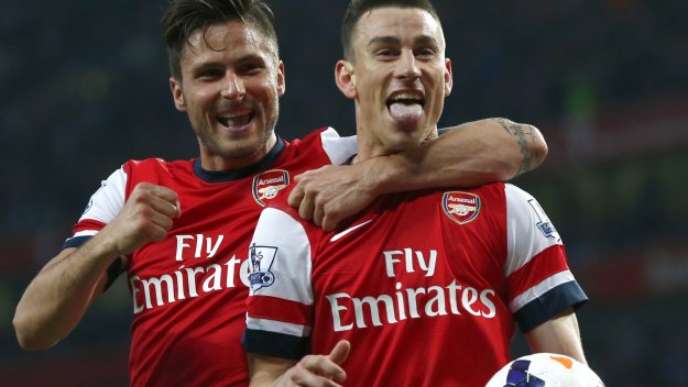 Арсенал с класическа победа срещу Нюкасъл
