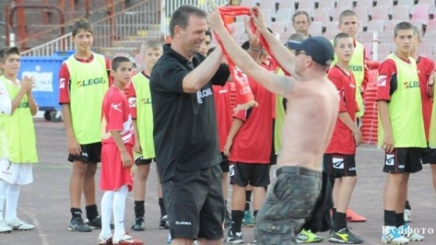 Стойчо и ЦСКА си стиснаха ръцете