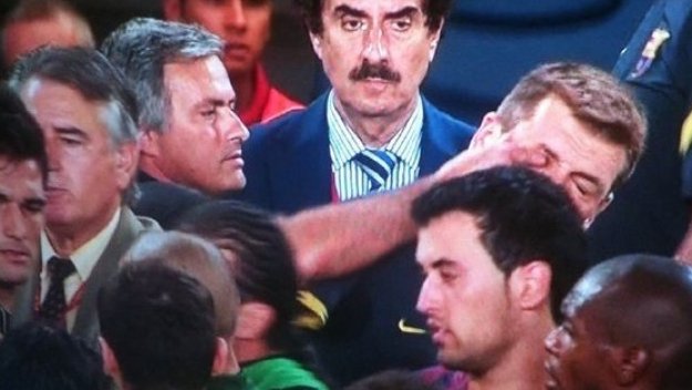 Наказаха Моуриньо за два мача