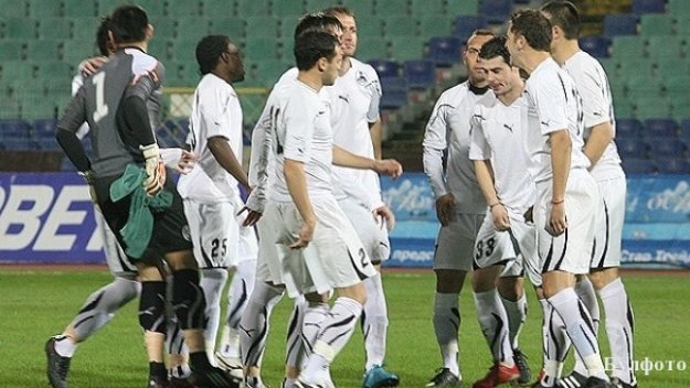 Славия се прицели в тройката