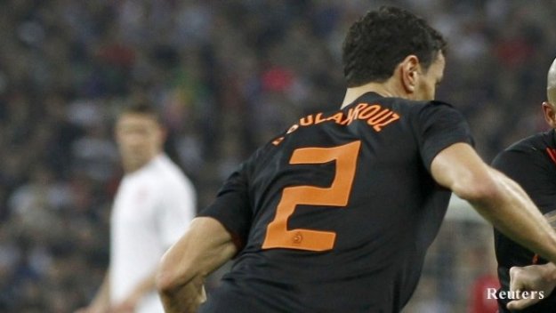 Милан следи ситуацията около Халид Буларуз