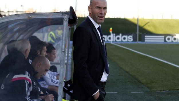 Феновете на Реал искат Зизу вместо Рафа