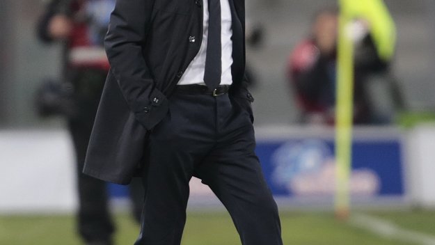 Смени треньора, за да тръгне отборът