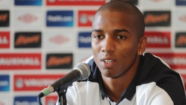 Ашли Йънг: Юнайтед е голямо предизвикателство за мен