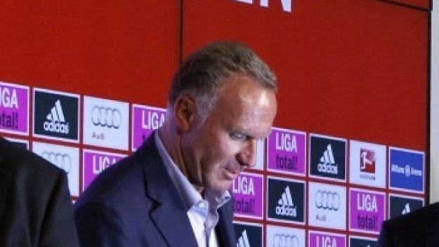 Румениге: Ще е идиотско да вземем защитник