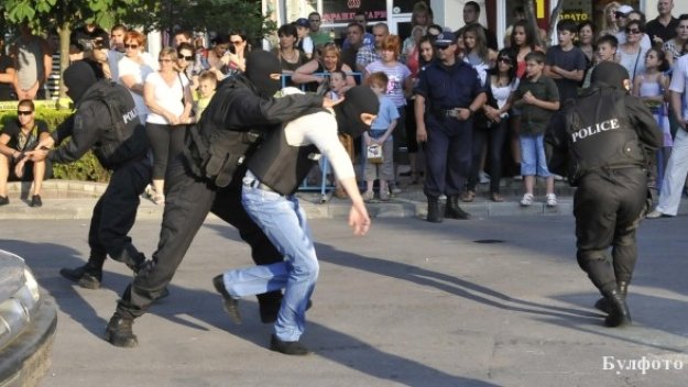 900 полицаи ще охраняват България - Англия