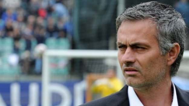 Моуриньо: Ван Гаал се тревожи за реферите, аз - за исландския вулкан