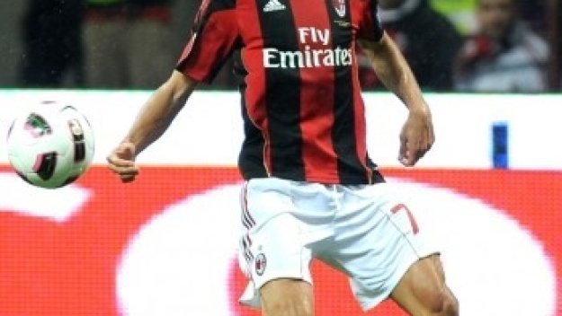 Антонини щастлив от оставането си в Милан