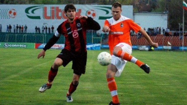 Чужденци цакат ЦСКА за Генков с пачки