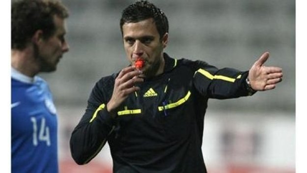 Унгарците издирват рефера на Естония - България