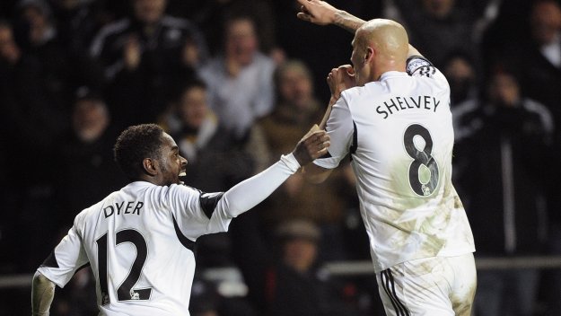 Суонзи спря полета на "Свраките"