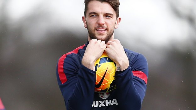 Арсенал с интерес към тежко контузената звезда на Саутхямптън