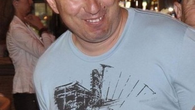 Мъри Стоилов се оплаква от терените в Гърция