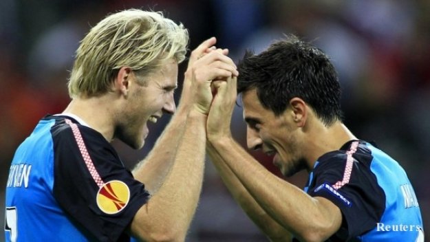 Манолев с цял мач за ПСВ при труден успех над НЕК