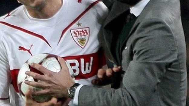 Щутгарт откупува Молинаро от Ювентус