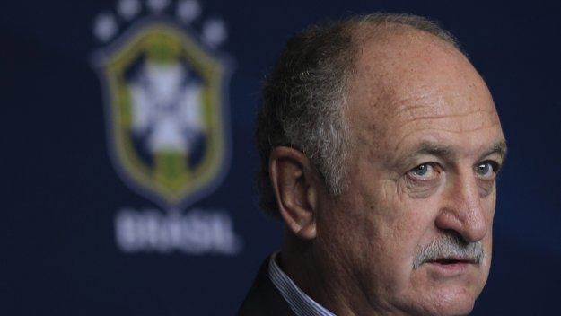 Сколари пак иска да работи в Англия