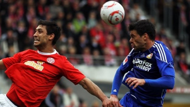 Байер скъси разликата от Дортмунд