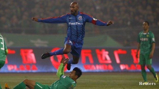 Анелка ознаменува дебюта си в Китай с гол