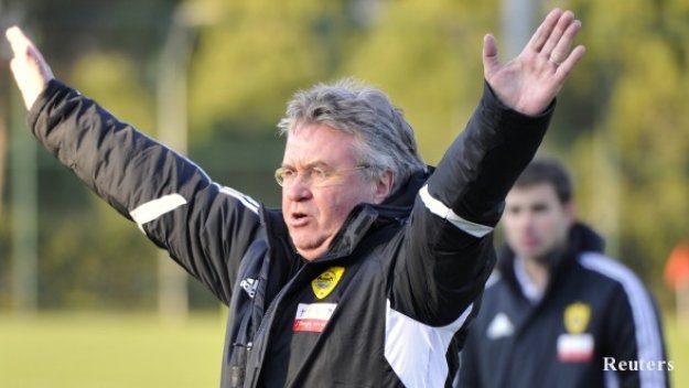 Гуус Хидинк и Анжи спряха Динамо Москва за титлата