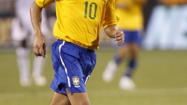 От Сантош клекнаха пред Гансо, ще го продадат през лятото