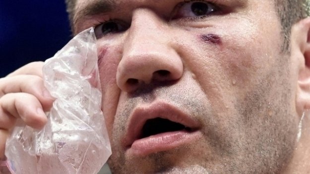 "Злодея" от Ню Джърси се закани да нокаутира Кобрата и да забие българка