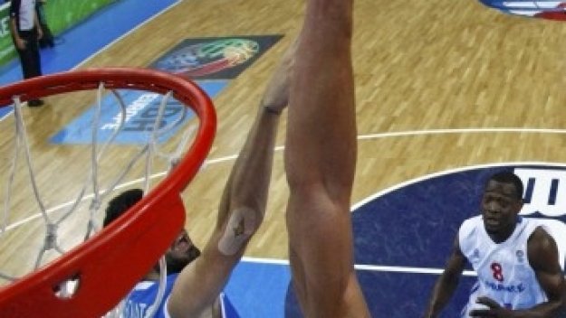 Франция оцеля срещу Гърция