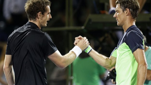 Мъри проспа първия сет, но се събуди навреме