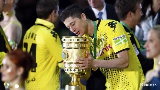 Манчестър Юнайтед поиска и  Роберт Левандовски