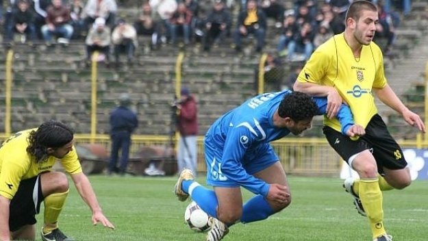 30 родни играчи на разпит по подозрения за участие в черно тото