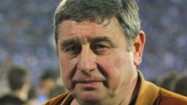 Сега не е време за чистка в Левски и Сираков няма да я направи