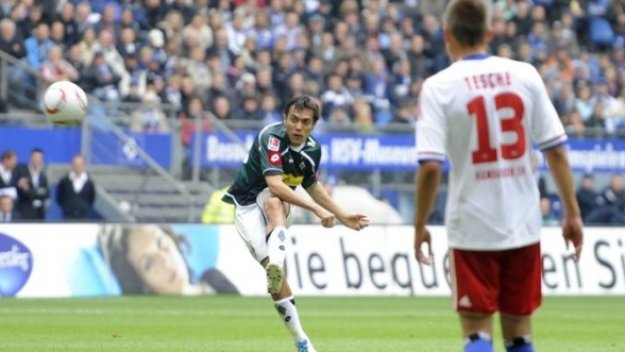 Гладбах на бараж, Магат спаси Волфсбург