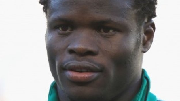 Ливърпул и Манчестър Юнайтед ще наддават за Тайе Тайво