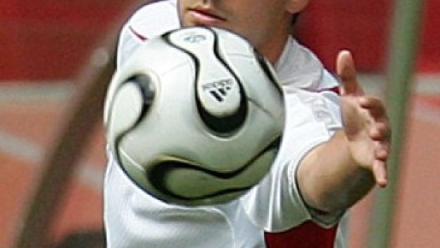 Майкъл Оуен подписва с арабския Ал Шабаб