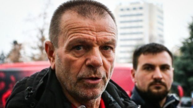 Стойчо Младенов дръпнал здраво конско на "червените"