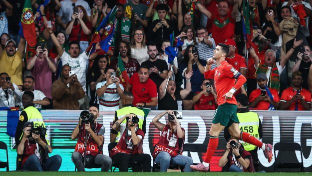 По стъпките на баща си: Синът на Кристиано Роналдо става национал на Португалия 