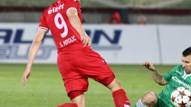 Николич издуха супата на Любо Пенев
