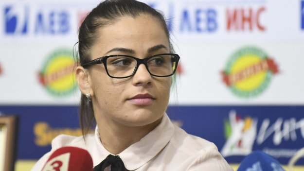 Елица Янкова получи "Сребърен сокол" + ВИДЕО