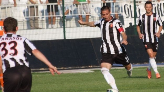 Лудогорец удря Локо Пловдив и в БФС