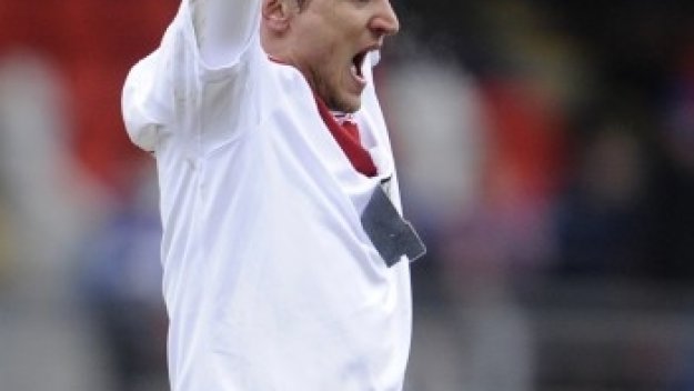 Евертън изпревари Ливърпул за Никица Йелавич