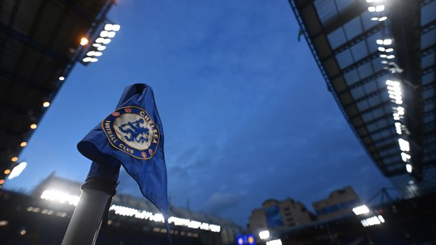 Челси продава звезди заради ФФП